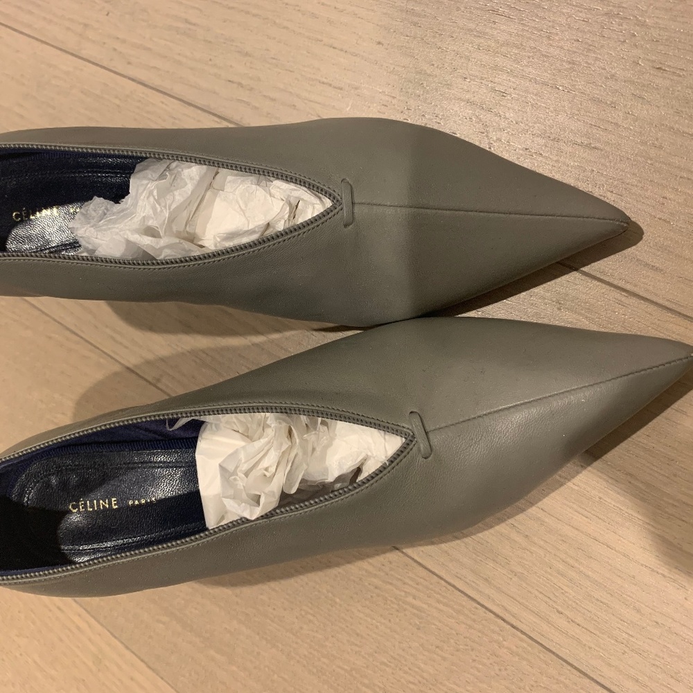 【sold】Celine V Neck Leather Pump